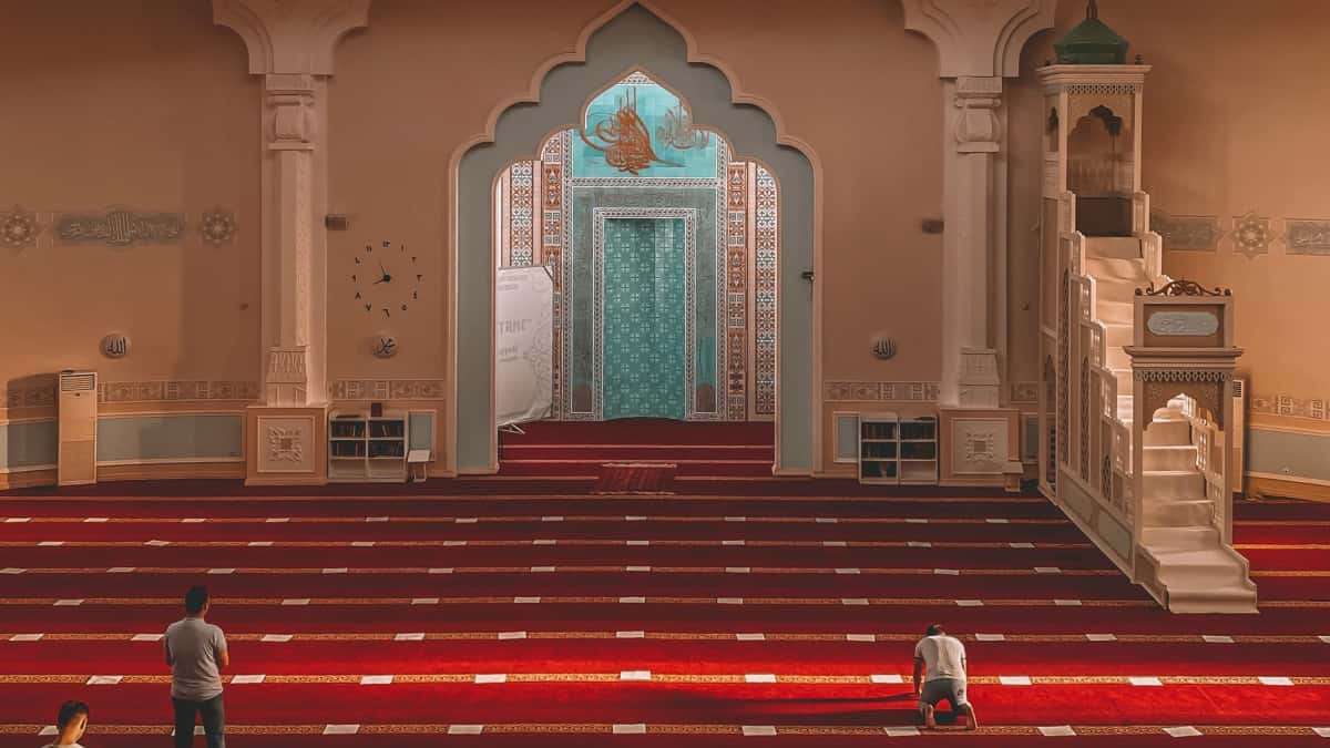 लेबनान ब्रांड्स से HBO Max पर होटल रिव्यू के लिए कैसे जुड़ें?