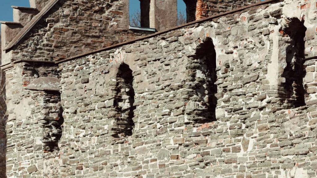 advertisers : SoundCloud , esports collaborate --